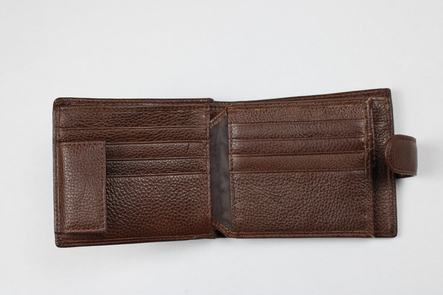 Кожен портфейл с копче