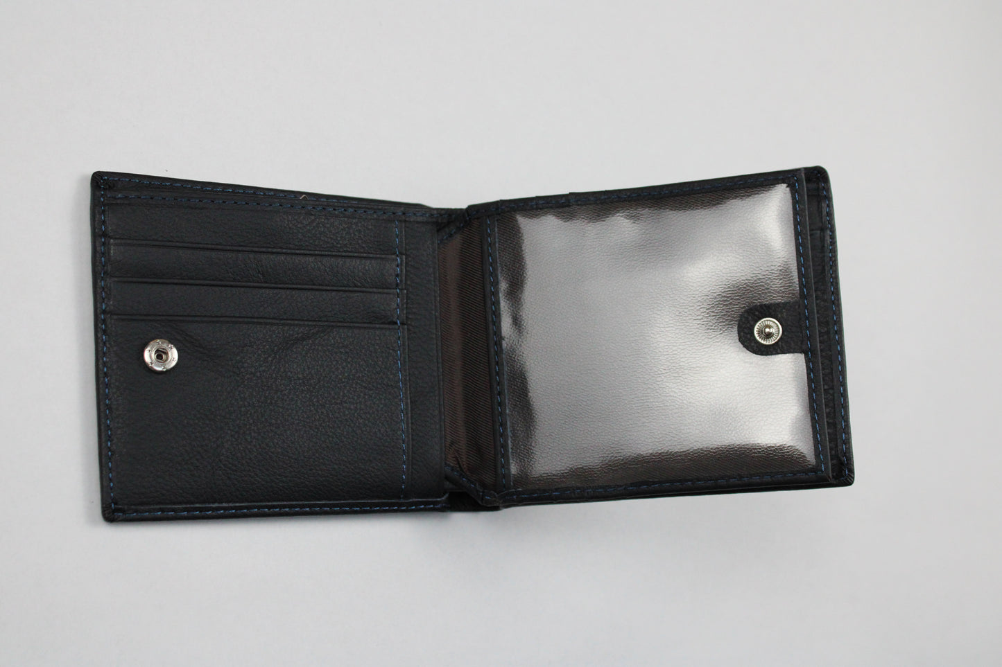 Син кожен портфейл