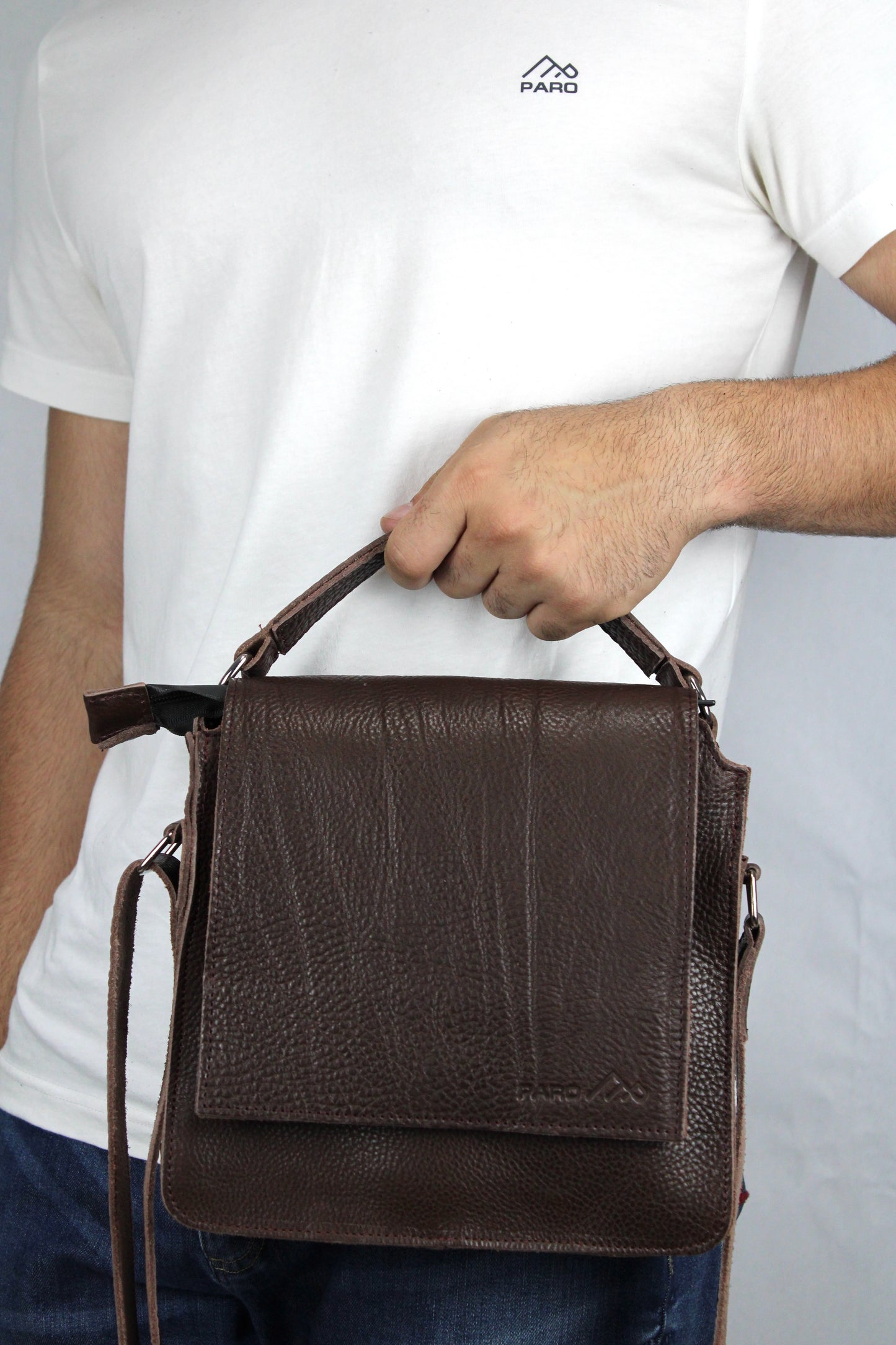 Кожена чанта през рамо